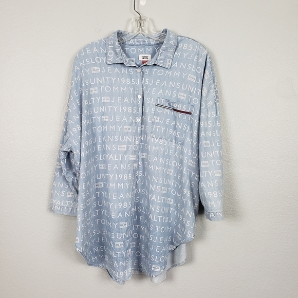 TOMMY JEANS Chambray All Over Logo Print Button Down Shirt Sz M Oversized Fit - Picture 2 of 9